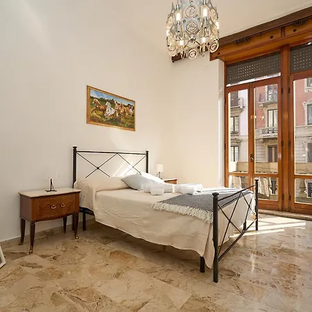 Vintage House - 2 Minutes Walk From Station * ミラノ
